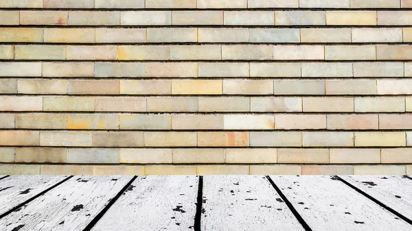 Piso de madeira branco e parede de tijolo cinza — Fotografia de Stock