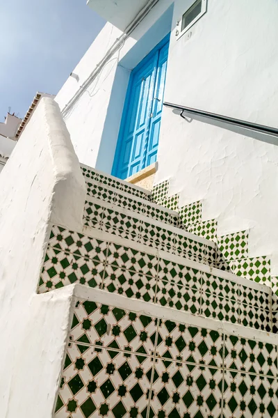 Vista de escaleras de una casa en frigiliana, pueblo blanco, España — Foto de Stock