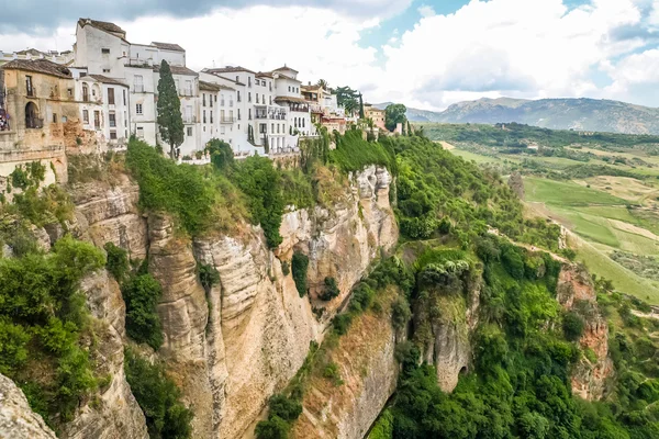 Visa byggnader över cliff i ronda, spain — Stockfoto