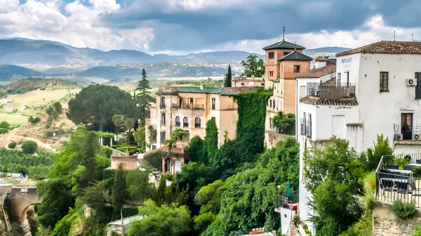 Visa byggnader över cliff i ronda, spain — Stockfoto