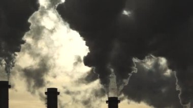 Fabrika, arka ışık güneş, dramatik kompozisyon Dark Buhar