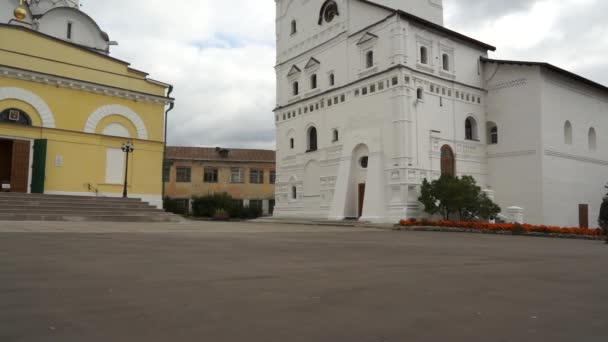 Borovsk: "pafnut'ev-borovskij" klostret (verkliga livet i vanliga ryska provinsiella staden) — Stockvideo