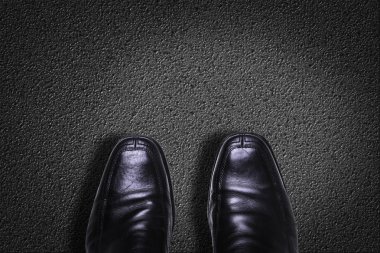 Bir kopya alanı ile katta ayakkabılar