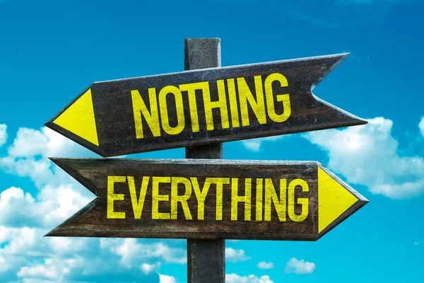 Nothing - Everything signpost — Stock Photo, Image