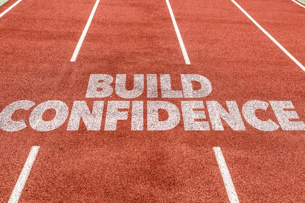 Build Confidence written on track — Stock Photo, Image