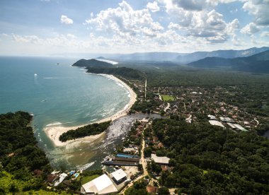  Barra yapmak Una, Sao Sebastiao sahil