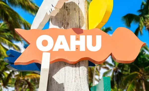 Oahu Wegweiser mit Palmen — Stockfoto
