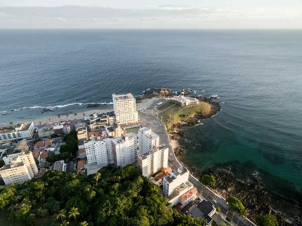 Farol da Barra e paisagem urbana de Salvador — Fotografia de Stock