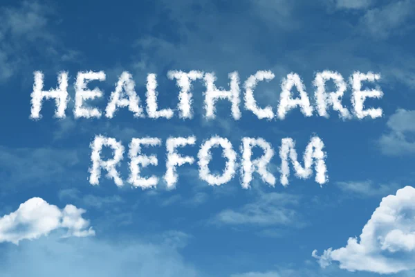 Healthcare Reform mots nuageux avec ciel — Photo