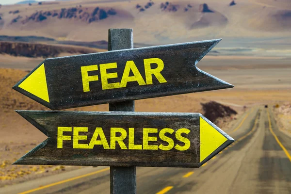 Fear - Fearless crossroad — Stock Photo, Image