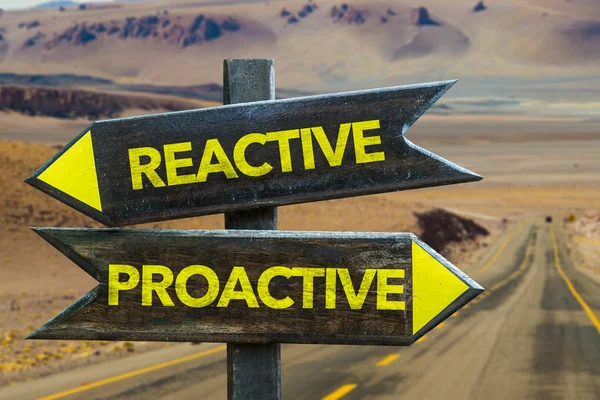 Reactive - Proactive crossroad — Stock Photo, Image