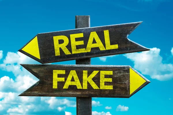 Real - Fake crossroad — Stock Photo, Image