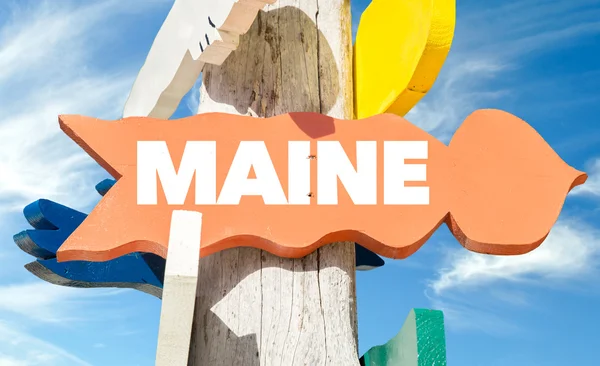 Maine skyltat med himmel — Stockfoto