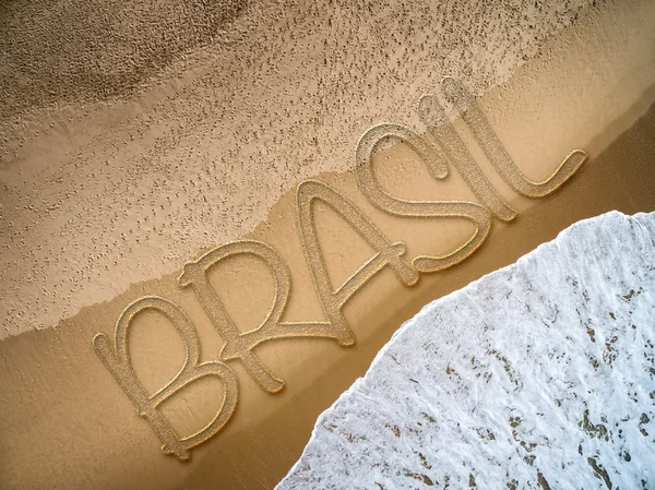 Brasil escrito na praia — Fotografia de Stock