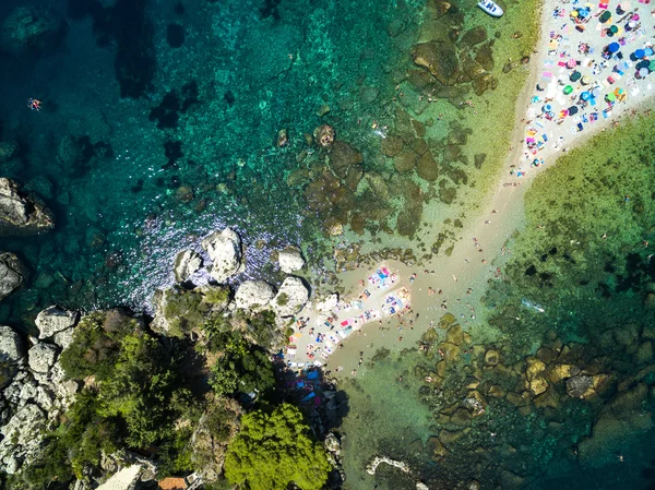 Strand und Insel isola bella bei taormina — Stockfoto