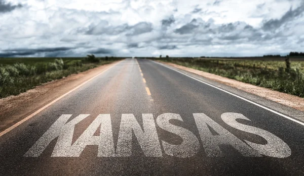 Tekst Kansas na drodze — Zdjęcie stockowe