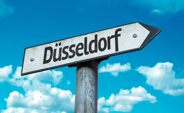 Señal de carretera Dusseldorf — Foto de Stock