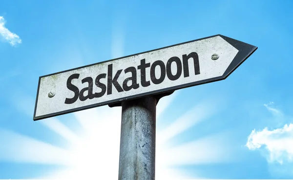 Señal de dirección Saskatoon —  Fotos de Stock