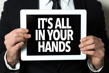 işadamı holding tablet ile metin