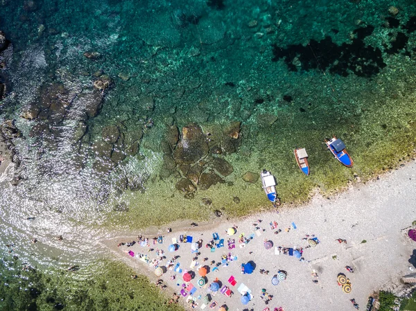 Playa e isla Isola Bella en Taormina — Foto de Stock