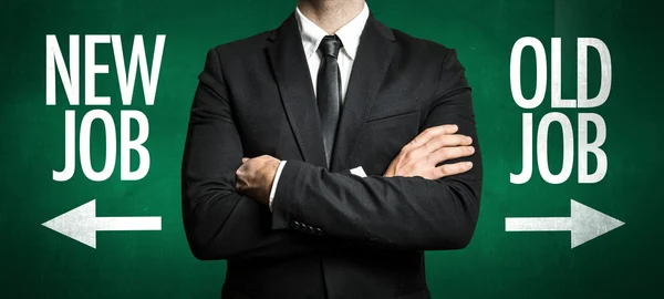 Mann im schwarzen Anzug — Stockfoto