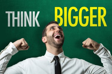 Metin üzerinde görünen adam 