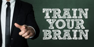 Siyah takım elbiseli adam.