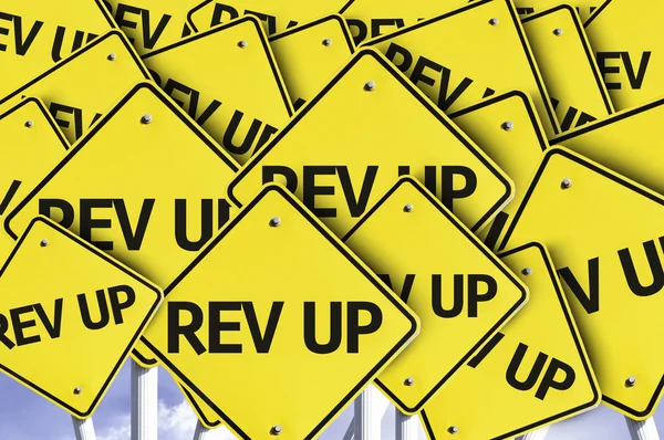 Rev Up écrit sur plusieurs panneaux routiers — Photo