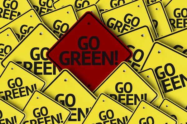 Vai Green! scritto su cartello stradale multiplo — Foto Stock