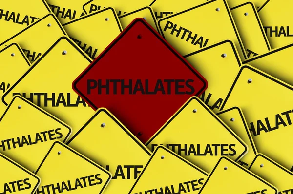 Phtalates écrits sur plusieurs panneaux routiers — Photo