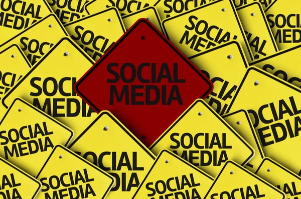 Social Media scritti su cartello stradale multiplo — Foto Stock