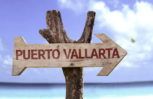 Деревянный знак Пуэрто-Вальярта — стоковое фото