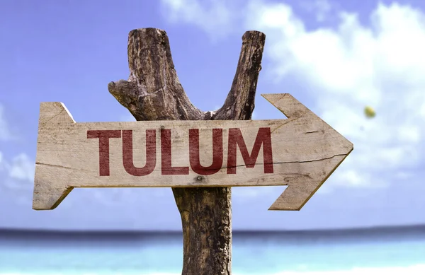 Деревянный знак Тулума — стоковое фото