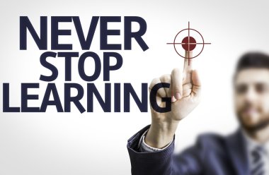 İş adamı işaret metni: öğrenme durdurmak asla