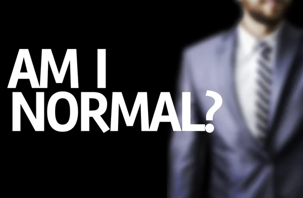 Bin ich normal? geschrieben auf einer Tafel — Stockfoto