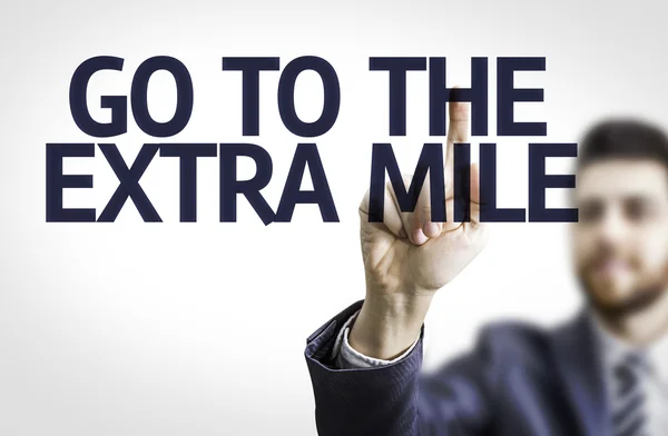 Board with text: Go To Extra Mile — Stock Photo, Image