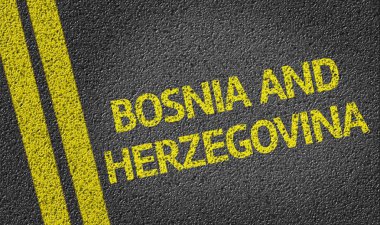 Bosna-Hersek yolda yazılı