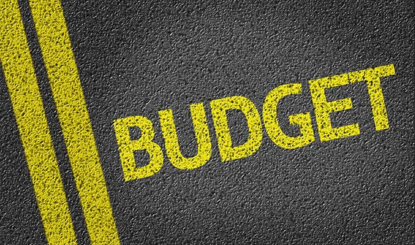 Presupuesto escrito en carretera — Foto de Stock
