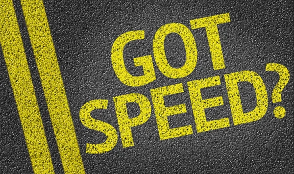Tens o Speed? escrito na estrada — Fotografia de Stock