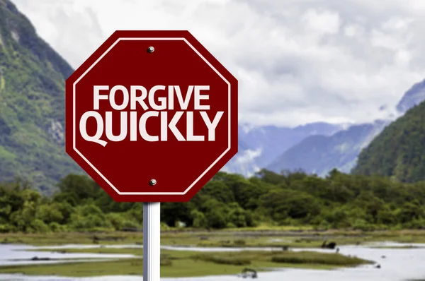 Forgive Quickly red sign — Stock Photo, Image