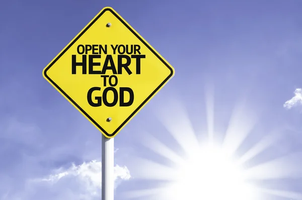 Открой свое сердце для Бога дорожный знак — стоковое фото