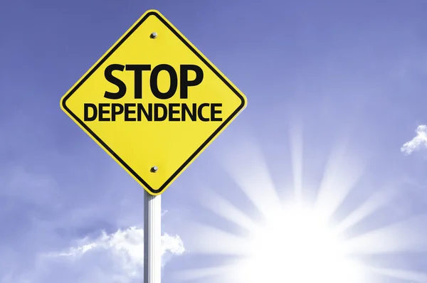 Дорожный знак Stop Dependence — стоковое фото