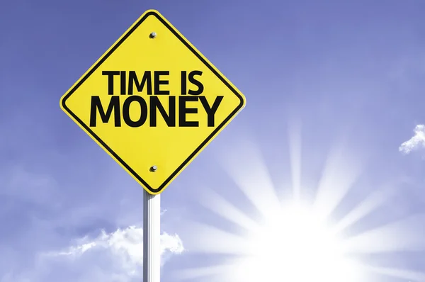 Tijd is geld verkeersbord — Stockfoto
