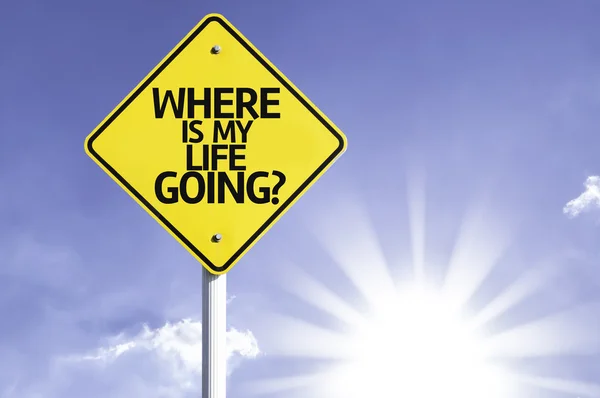 Hayatım nereye gidiyor? yol işareti — Stok fotoğraf