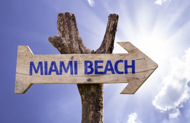 Miami beach ahşap işareti