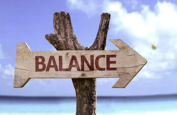 Balance   wooden sign — Stock Photo, Image