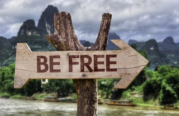 Be Free wooden sign — Stock Photo, Image