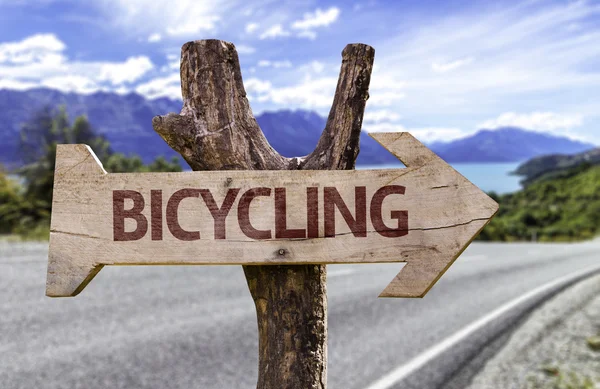 Jazda na rowerze, drewniany znak — Zdjęcie stockowe