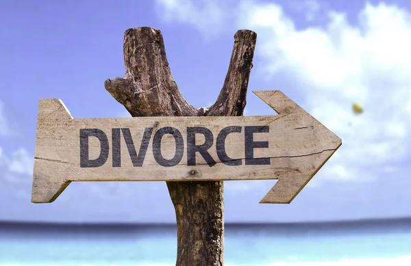 Divorce  wooden sign — Stock Photo, Image