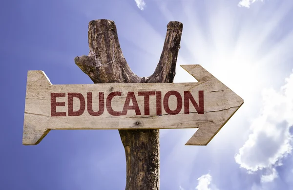 Education   wooden sign — Stock Photo, Image